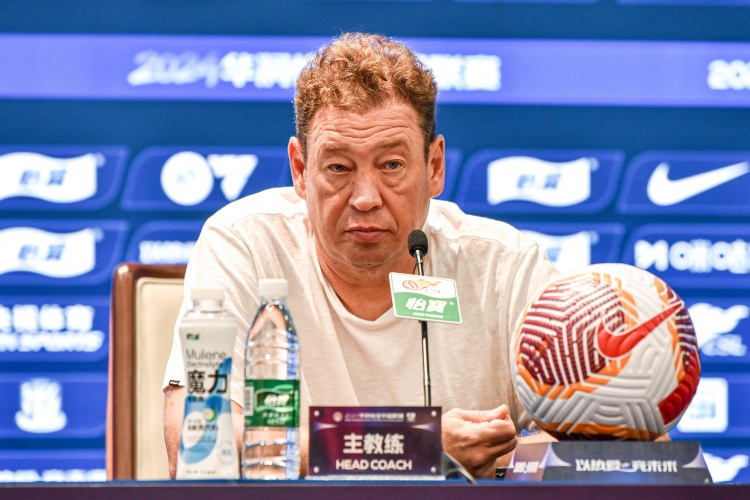 斯卢茨基：我们犯过类似的错误，希望队员能最大程度规避心态变化