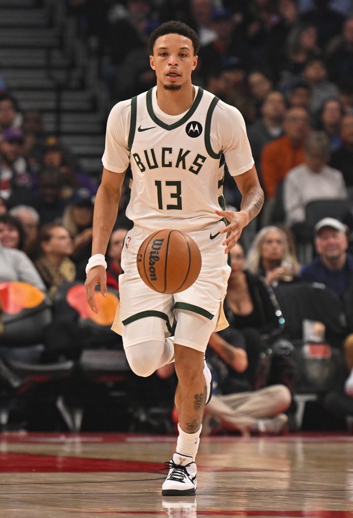 记者：罗林斯在进攻端进步了不少 特别是投射水平似乎日趋稳定